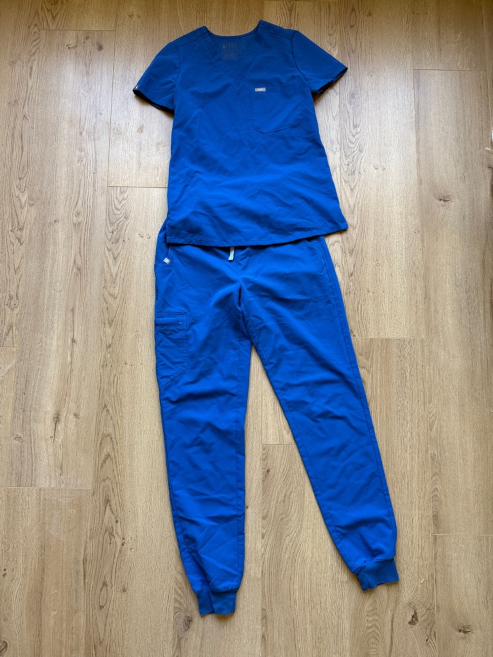 Figs women’s mix and match Scrub Top & Pants Sets - Picture 5 of 13